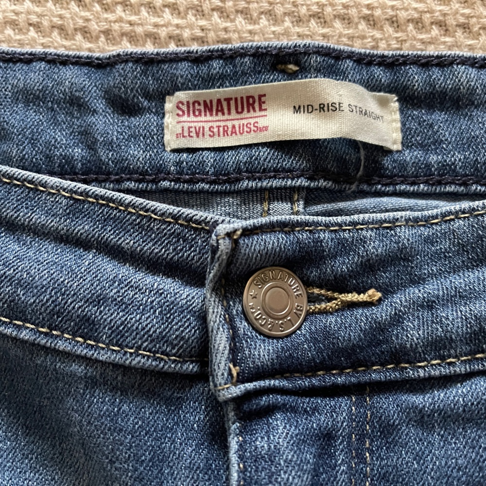 Levi's Signature Mid-Rise Straight Leg Jeans - Blue